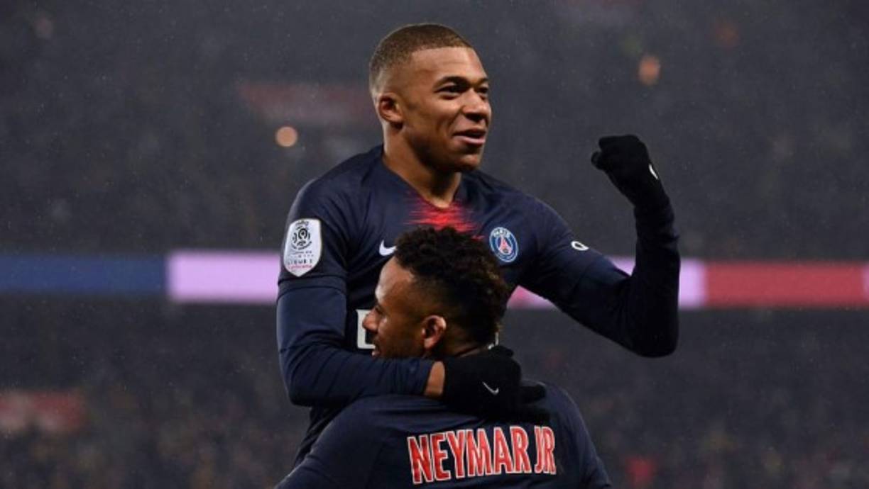 Según diario Marca, Mbappé quiere a Neymar a su lado en el PSG. El delantero ha puesto como condición para seguir en el París Saint-Germain tener a su alrededor un equipo de garantías. Para Mbappé, la presencia de Neymar en el equipo sería fundamental.