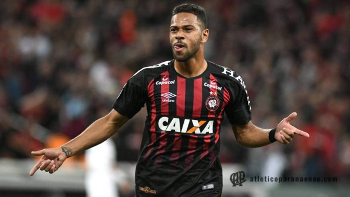 El Atlético de Madrid anunció un principio de acuerdo con el Athletico Paranaense de Brasil para hacerse con el fichaje del lateral izquierdo brasileño Renan Lodi.