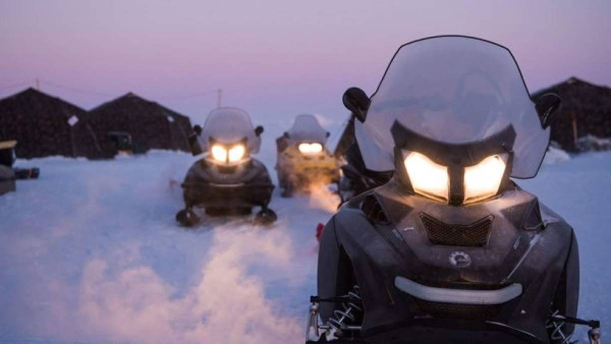 Militares estadounidenses y británicos forman parte las maniobras ICEX.