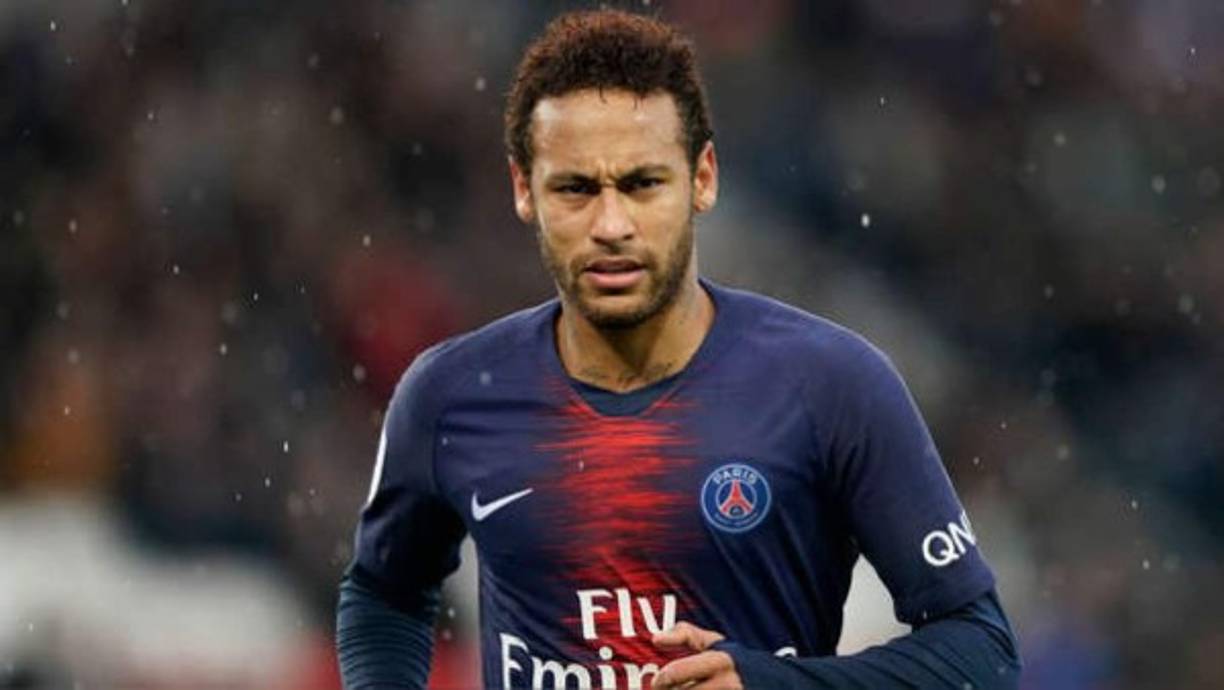 Neymar: Tras varios de incertidumbre, finalmente el delantero brasileño se quedó en el PSG y peleará por ser protagonista y llevar al PSG a lo más alto en la Champions League.
