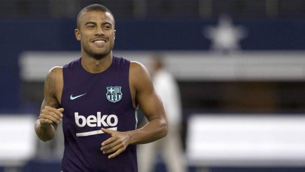 Según RAC1, el FC Barcelona ha ofrecido la renovación al mediocampista Rafinha Alcántara antes de salir cedido al Betis.