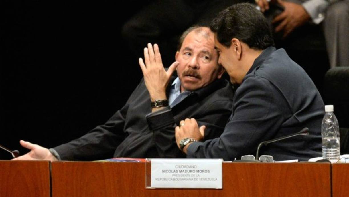 El presidente de Nicaragua, Daniel Ortega, felicitó con todo su 'amor y reconocimiento' a Maduro. Los Gobierno de Ortega y Maduro son aliados en materia geopolítica, gozan de estrechas relaciones y se identifican como de la izquierda latinoamericana.<br/><br/>Ortega actualmente atraviesa una profunda crisis de gobernabilidad, luego de que actos de represión en manifestaciones contra su administración dejaron un saldo de 76 muertos y 868 heridos en poco más de un mes, según la Comisión Interamericana de Derechos Humanos (CIDH).