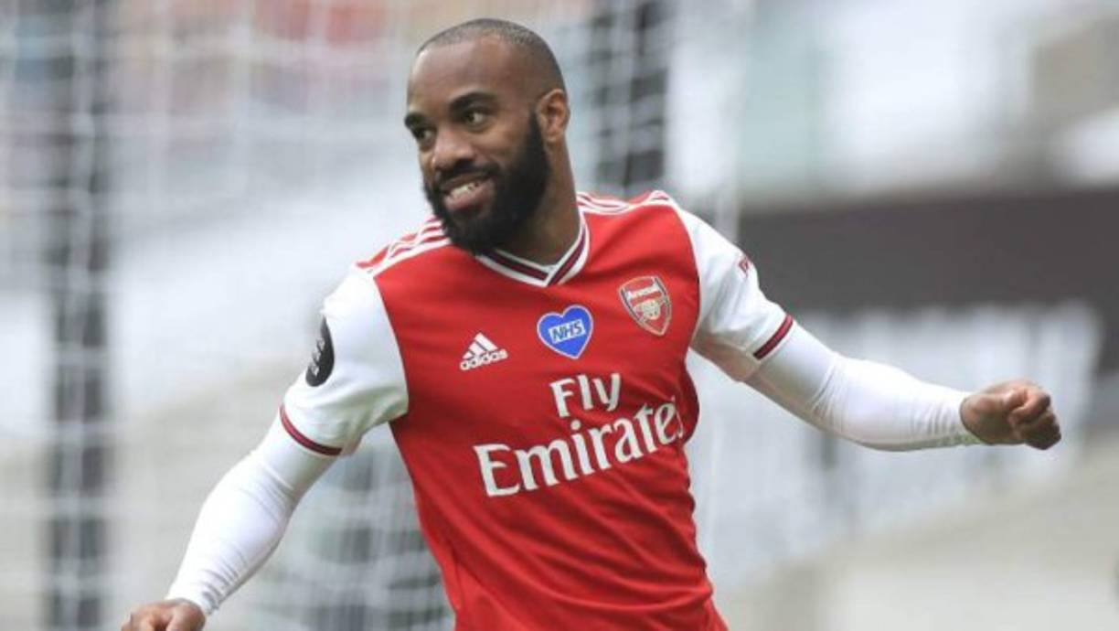 Alexandre Lacazette: El francés del Arsenal ha vuelto a recuperar su mejor versión y hoy los medios italianos señalan que es una opción para reforzar a la Juve.