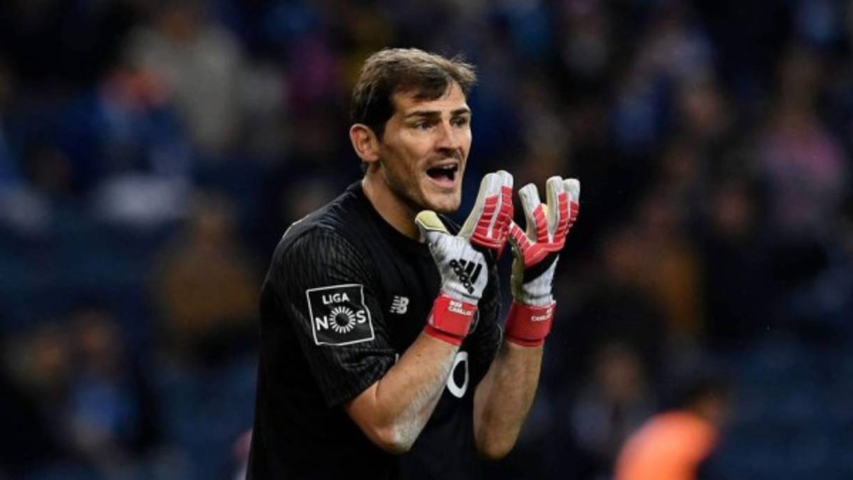 Iker Casillas ha renovado con el Porto hace escasas fechas, pero su futuro podría dar un giro de 180 grados. Según informa Calciomercato, la Lazio planea fichar al portero español si su guardameta titular, el albanés Thomas Strakosha, se marcha al Liverpool para sustituir a Loris Karius.