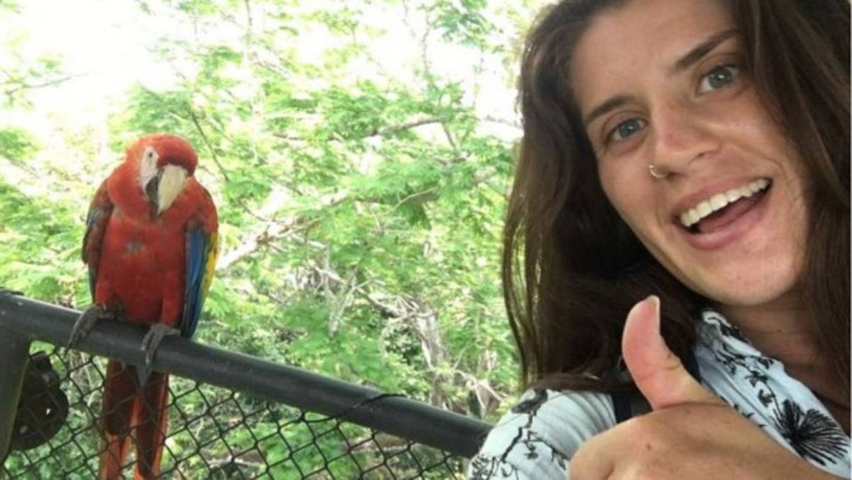 Melissa sangraba abundamente. Tenía graves heridas en el abdomen, las piernas y los brazos, y además había agua en sus pulmones.