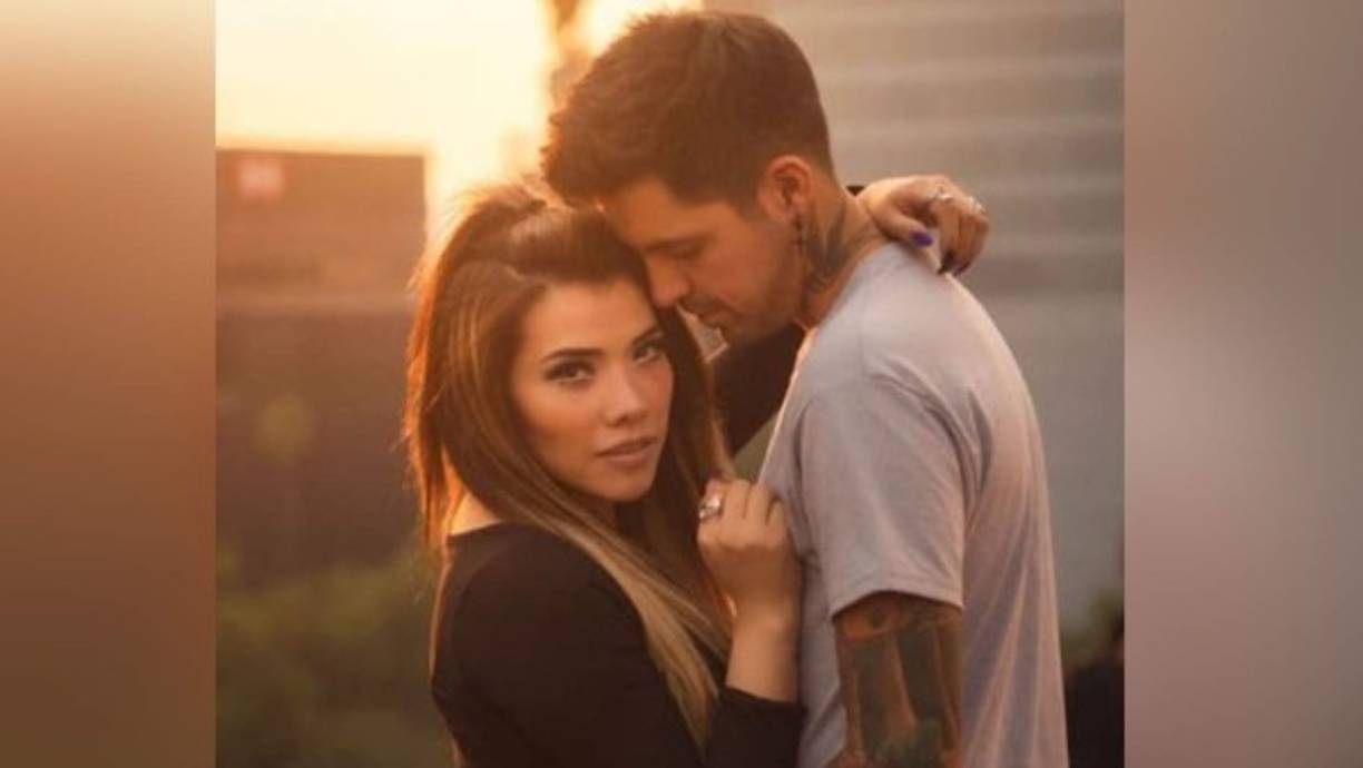 'La fiesta transcurría bien, pero de repente César vio que unos tipos empezaron a molestar a su novia... Uno de estos tipos tocó a Renata, entonces ella le grita a César y obvio se pone loco, y con justa razón, estaban acosando a su mujer; cualquier hombre se pondría igual', reveló. <br/>