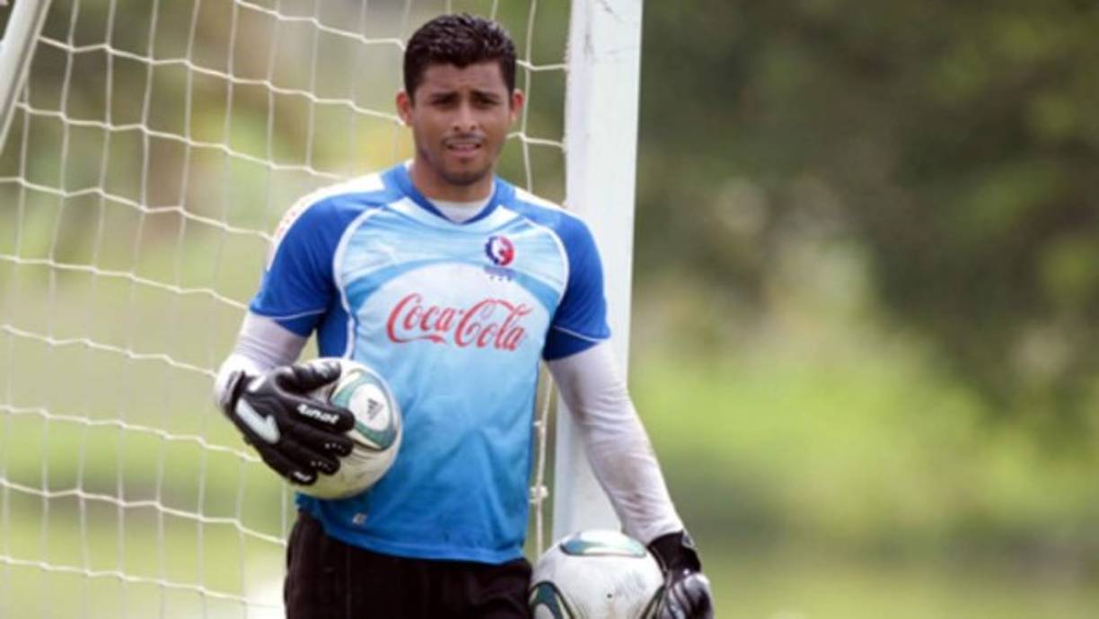 Noel Valladares acepta que le han ofrecido seguir en elOlimpia pero él busca desligarse del fútbol. “Me ofrecieron seguir en el equipo colaborando, estoy esperando me digan en qué puesto aunque a mi me gustaría incursionar en lo empresarial, quiero hacer otras cosas y no estar dependiendo del fútbol, quiero ser mi propio jefe'.