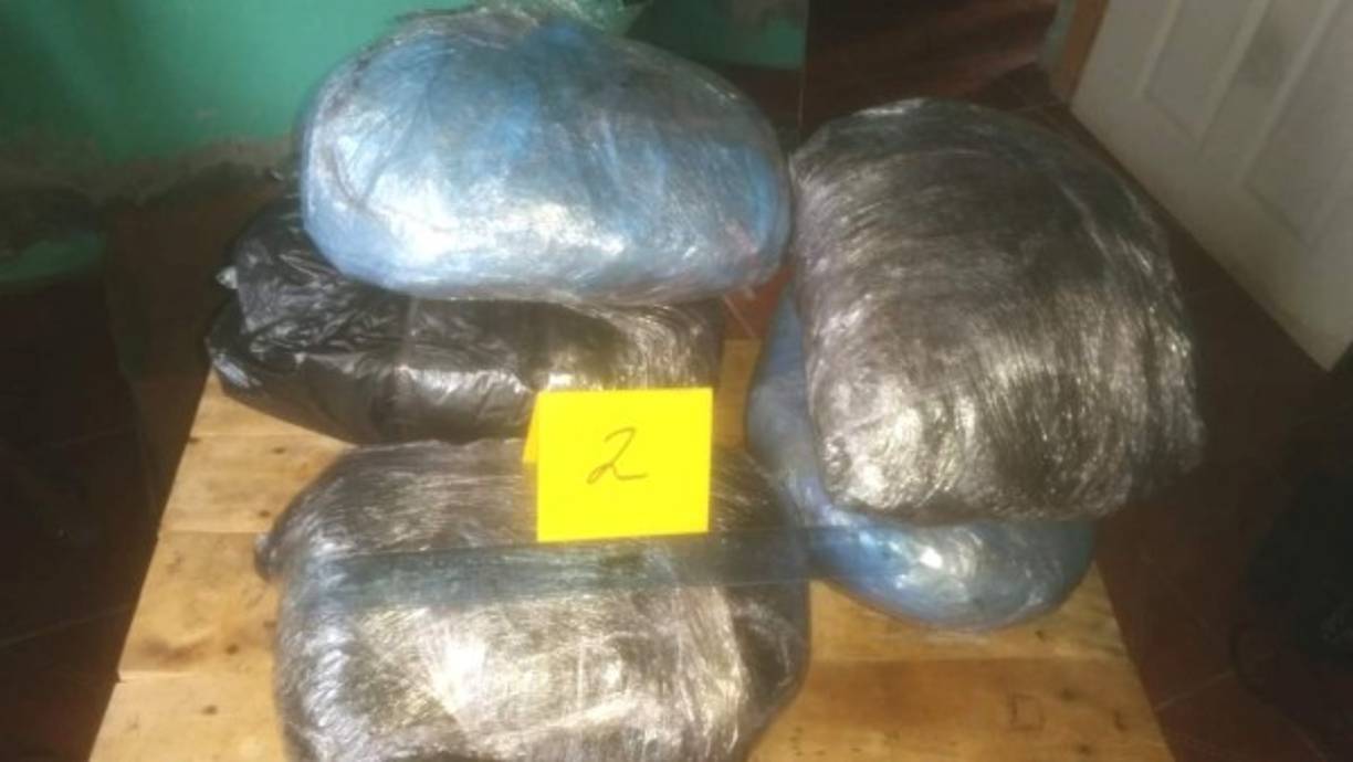 Segun la información de los agentes de la FNAMP alias El Tata es uno de los jefes del programa de venta y la distribución de drogas del sector.