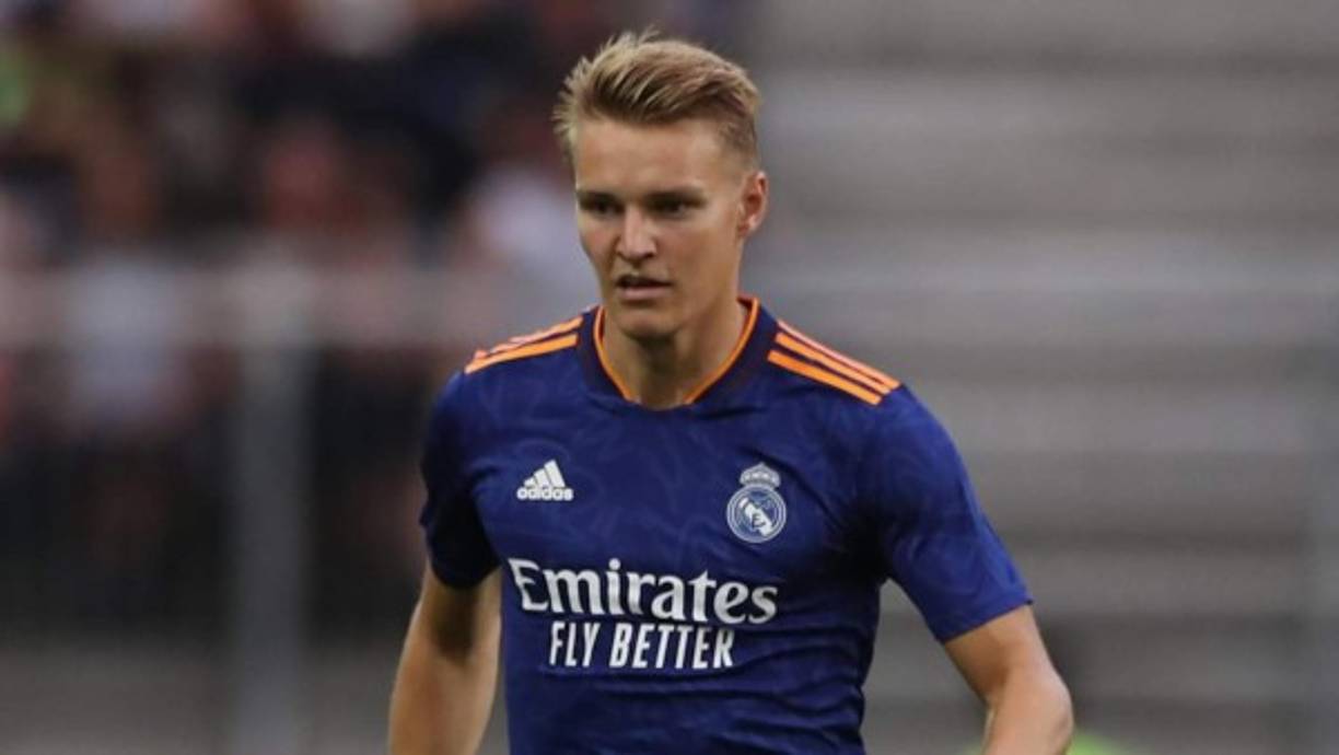 Según desvela el periodista italiano Fabrizio Romano, el Arsenal está a la espera de la decisión que tome el Real Madrid sobre Martin Odegaard. El noruego siempre ha sido la prioridad del conjunto londinense. Por tanto, están a la espera de que el club blanco decida que hace con el futbolista. En caso de ponerle en la rampa de salida, el Arsenal está preparado para apostar por él.