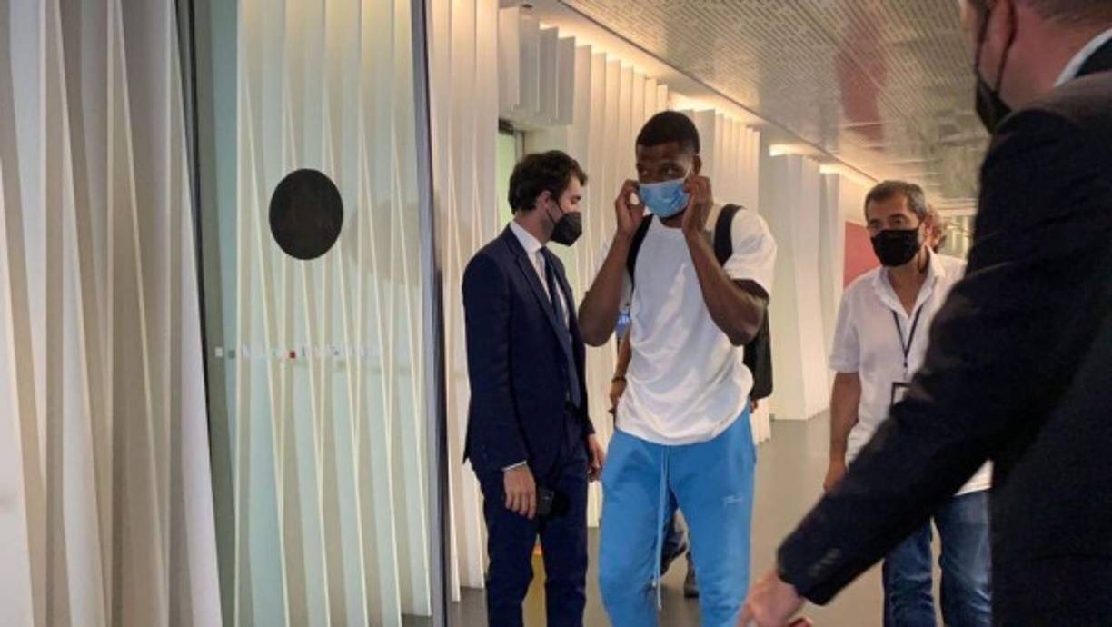 El Inter de Milán ya tiene asegurado el fichaje de Denzel Dumfries. El defensa holandés llegó a Italia para firmar su contrato con el campeón de la Serie A. El traspaso se hará oficial en las próximas horas. “Estoy muy feliz de llegar aquí. Estoy preparado y con hambre”, dijo el jugador.