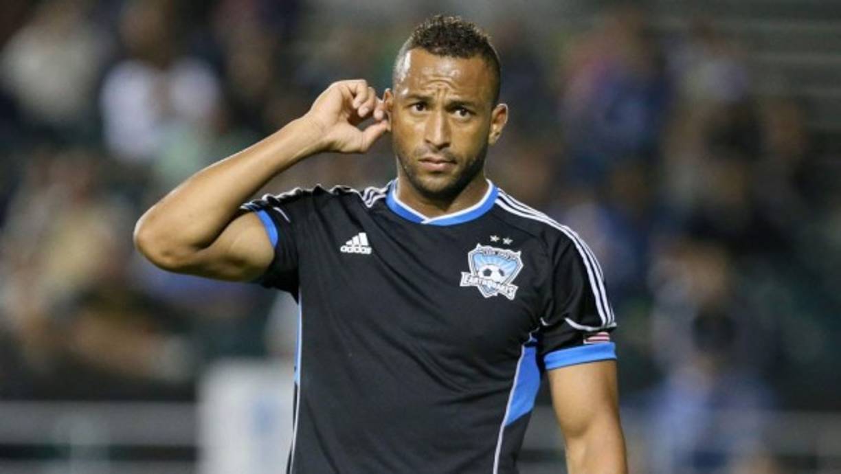 Víctor 'Muma' Bernárdez afirmó que no cierra la posibilidad de volver al Motagua en un futuro no muy lejano. 'Las puertas no las cierro, estoy muy agradecido con Motagua por todo lo que me dio. En este momento San José me ha respetado mucho y estoy contento en la MLS'.