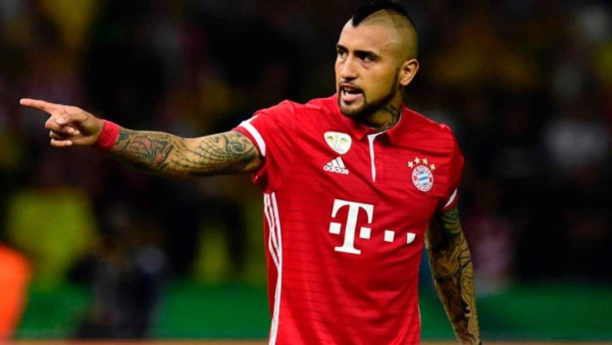 Arturo Vidal: El mediocampista chileno puede recalar en el Napoli si se hace oficial la llegada de Ancelotti. El centrocampista chileno termina contrato con el club alemán en 2019.