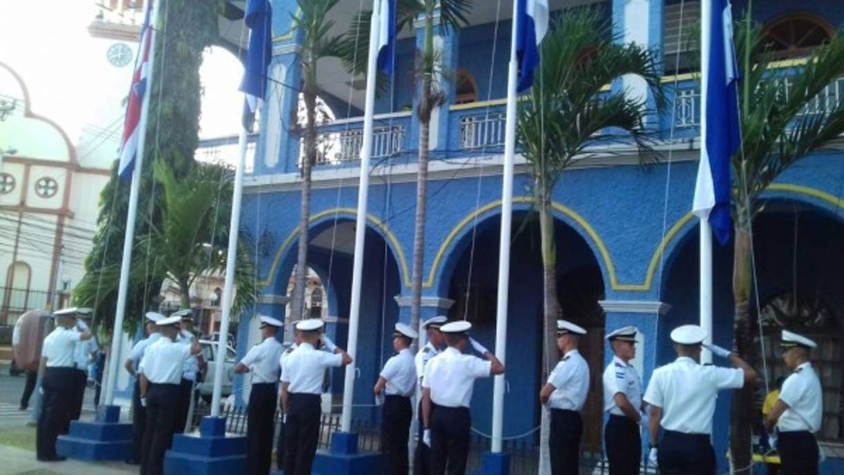 También hubo fervor cívico en los ceibeños que inauguron igualmente las actividades del mes patrio <br/>