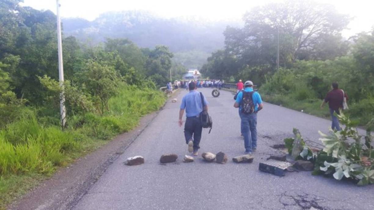 El río Chiquila del municipio de Nueva Frontera, Santa Bárbara, está siendo contaminado por un grupo de mineros artesanos.