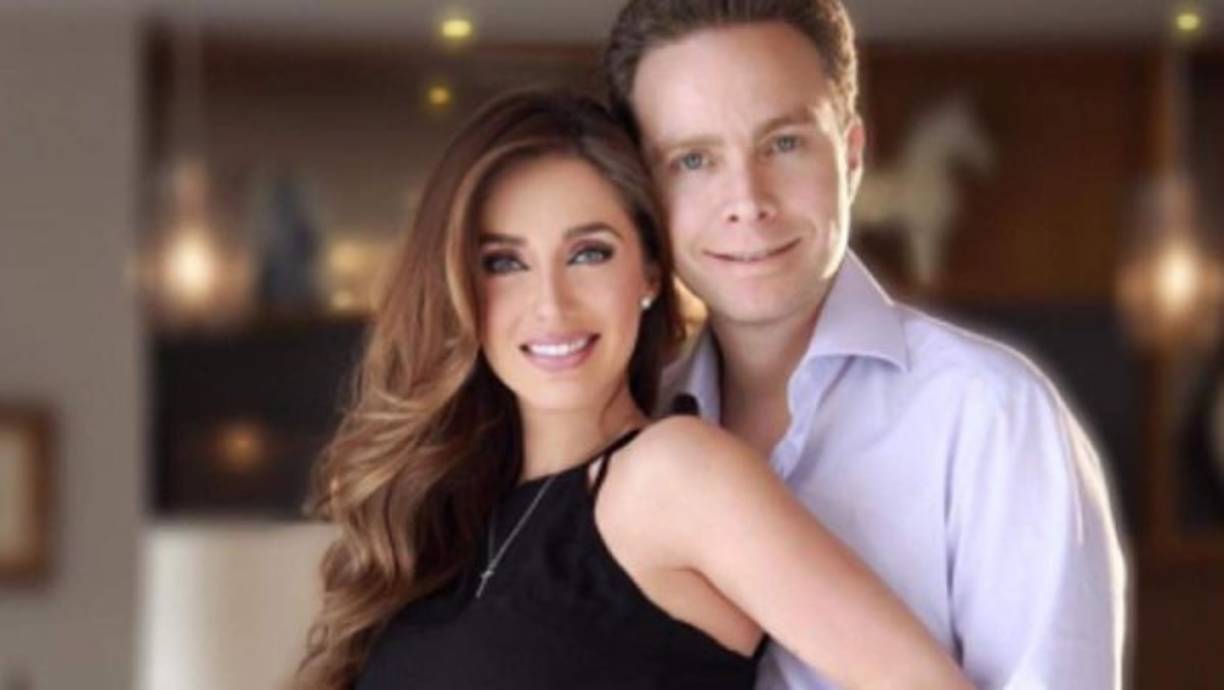 4. La actriz y cantante mexicana, Anahí, se convirtió la primera dama de Chiapas tras casarse con el gobernador de ese estado, Manuel Velasco, un joven político que no ha ocultado sus aspiraciones a postularse como candidato presidencial en un futuro cercano.