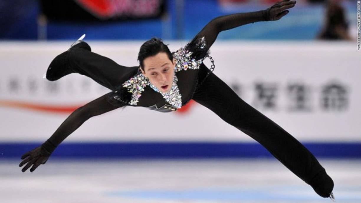 El patinador artístico Johnny Weir confirmó en sus memorias de 2011 'Welcome to My World' que era gay.