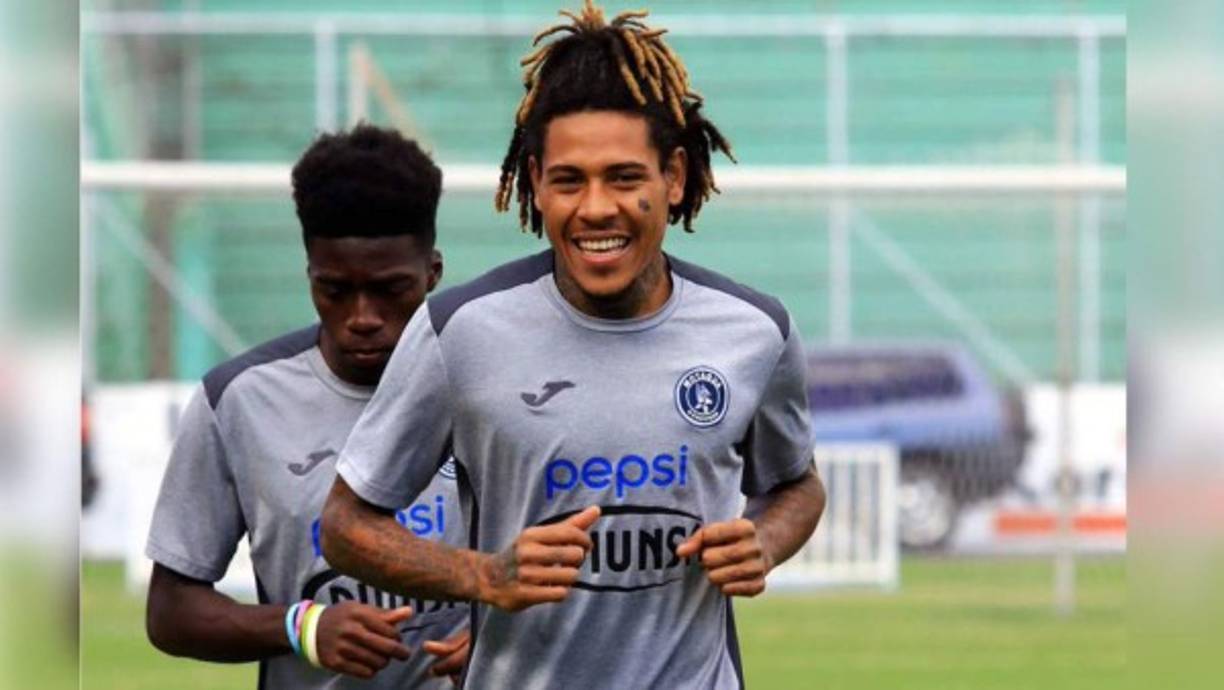 Henry Figueroa: El defensor firmó por tres años con el Alajuelense de Costa Rica, llega procedente del Motagua.