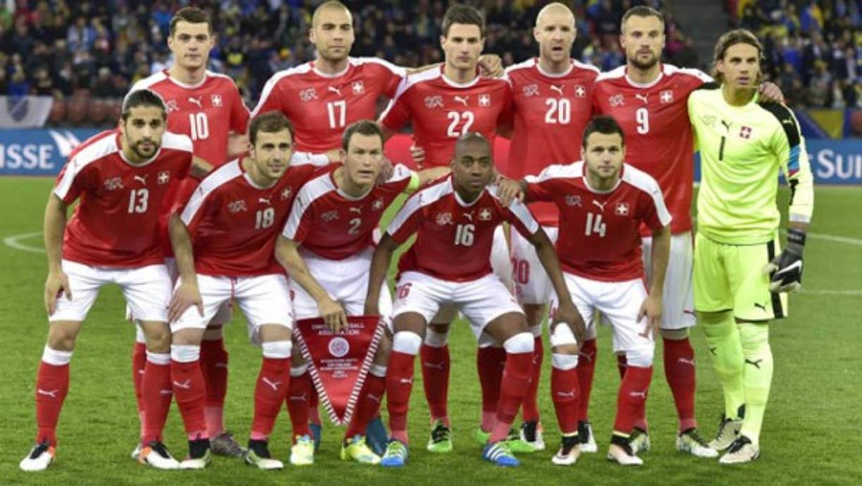 Suiza: En el Grupo B los suizos son primeros de momentos con 18 puntos y estarían consiguiendo boleto directo. Mandarían a Portugal a repechaje ya que son segundos con 15 unidades.