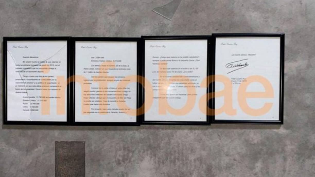 Entre los bienes hay una carta escrita y firmada por Fidel Castro. Maradona la mandó a enmarcar.