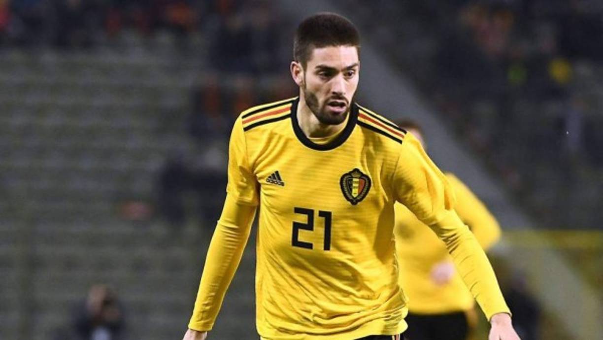 El AC Milan negocia con Yannick Carrasco (Dalian Yifang), pero según La Gazzetta dello Sport, el extremo belga solicita un salario de entre 9 y 10 millones de euros por temporada, lo que ha enfriado la operación.