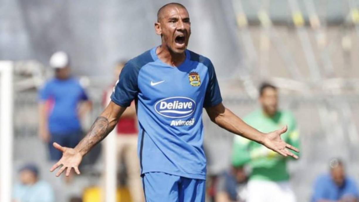 Cata Díaz: El zaguero argentino anunció su retiro del fútbol a sus 39 años de edad. Su último club fue el Fuenlabrada de la tercera división española.