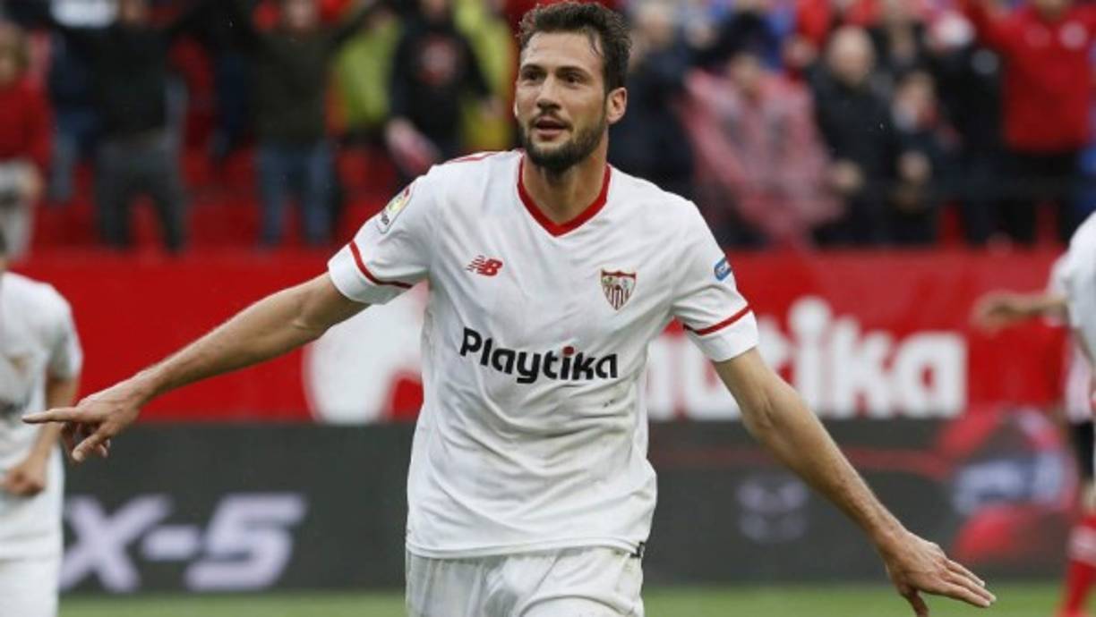 Franco Vázquez: El mediapunta argentino tiene opciones de salir del Sevilla en el presente mes de enero. Se habla que clubes como el Milan, Roma y Lazio están interesados en ficharle.