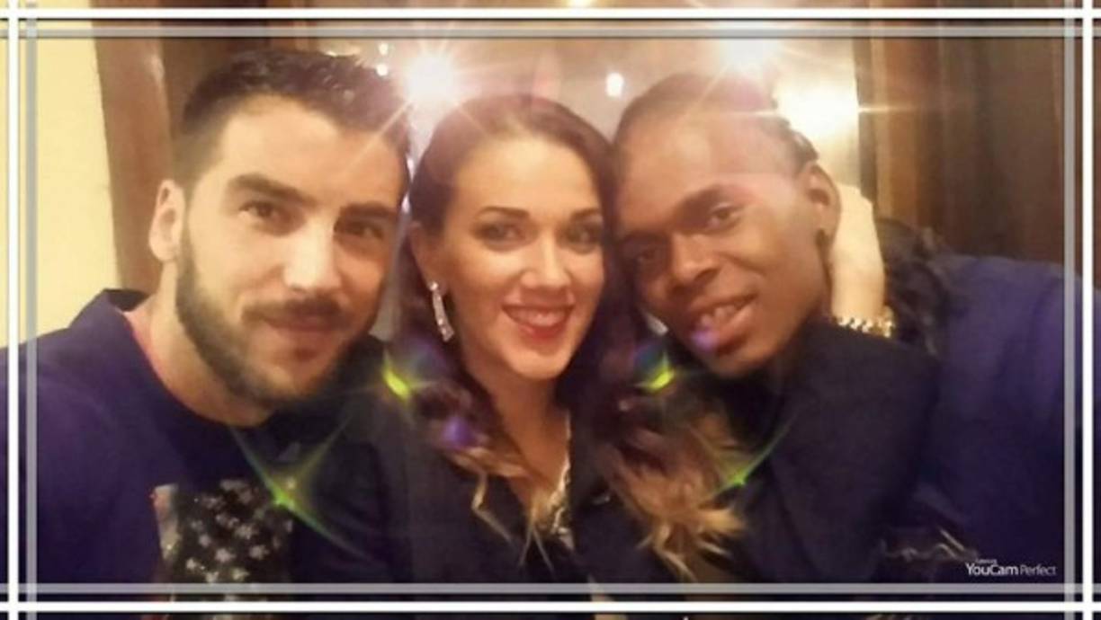 Alexandra y Luis Ramos posando con uno de los compañeros que ha tenido el catracho.