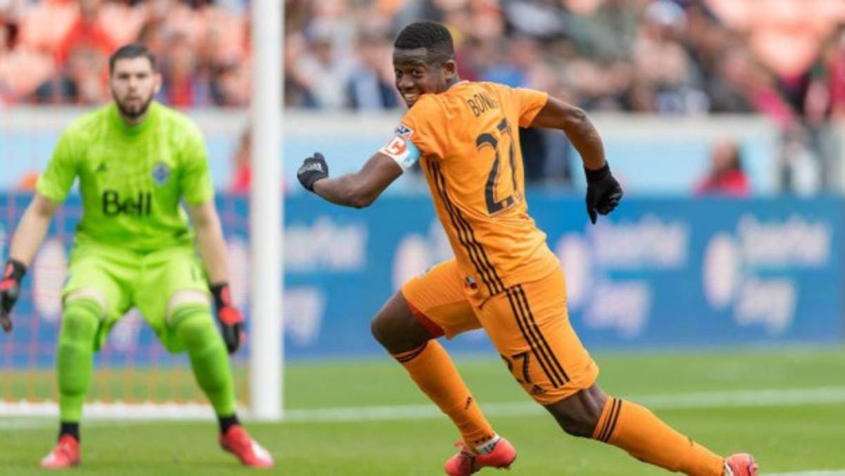 Boniek García: El mediocampista hondureño habló en TDTV y se pronunció sobre el futuro de Alberth Elis, quien podría salir del Houston Dynamo ya que tiene ofertas de Europa: 'Hoy por hoy es un jugador muy determinante para el equipo como para la selección, las puertas se le van a abrir en Europa. Es muy difícil que se pueda quedar en Houston”, indicó.