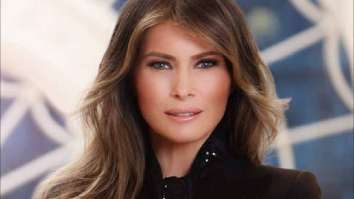 La primera dama estadounidense, Melania Trump, celebró el viernes su cumpleaños número 49, rodeada de sus seres queridos en una lujosa cena en la Casa Blanca.