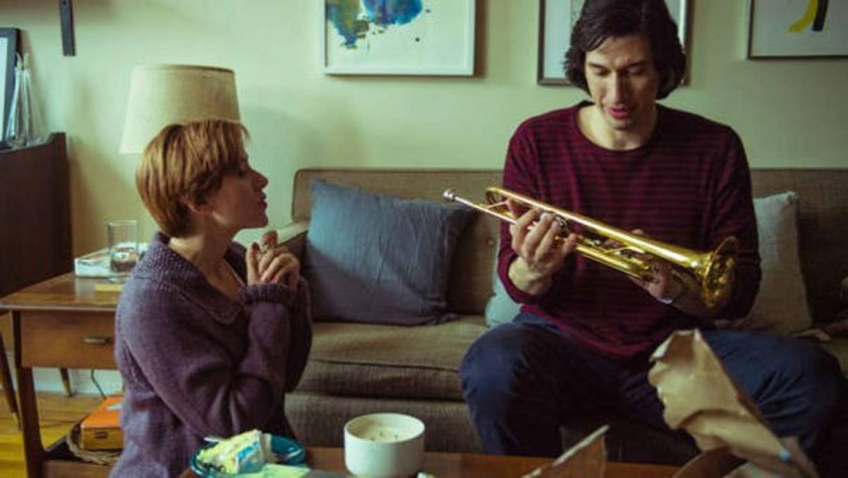 Historia de un matrimonio<br/><br/>'Historia de un matrimonio', cuenta la tumultuosa separación de una actriz, interpretada por Scarlett Johansson, y su marido, un director de teatro narcisista interpretado por Adam Driver. La película recibió seis nominaciones.<br/><br/>Nominada en la categoría de mejor película (drama), mejor actor (drama), mejor actriz (drama), mejor actriz de reparto, mejor guión y mejor banda sonora.