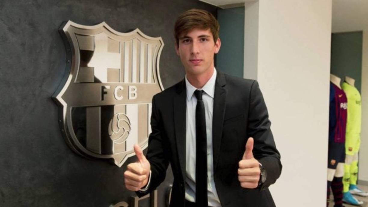 Juan Miranda González: El lateral izquierdo estaría regresando al Barcelona luego de que estuvo a préstamo en el Shalke 04 de Alemania.