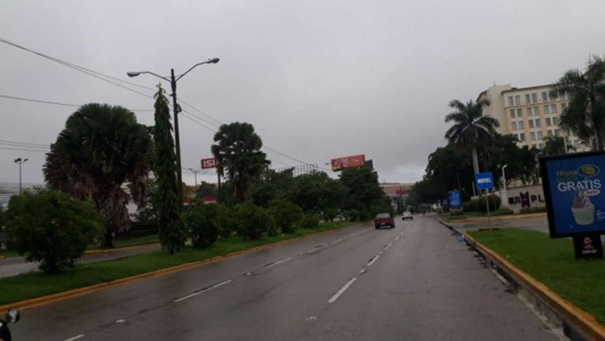 En tanto, Nasralla demandó durante una entrevista en el programa Hoy Mismo de Canal 3 que se debe 'empezar de cero y revisar las 18.000 actas para aceptar' el resultado, porque a su juicio hubo manipulaciones del TSE en contubernio con el oficialismo.