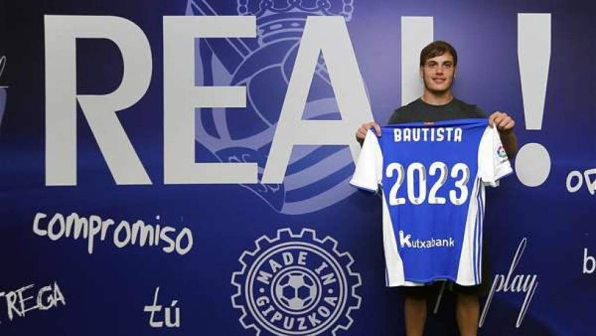 La Real Sociedad y Jon Bautista han llegado a un acuerdo para la renovación del contrato del futbolista hasta el 30 de junio de 2023. El delantero amplía así tres años más su vinculación con el club txuriurdin. El anterior acuerdo expiraba en junio de 2020. 'Estoy muy contento, feliz, formar parte de la primera plantilla era un sueño que tenía desde pequeño', ha asegurado el futbolista.