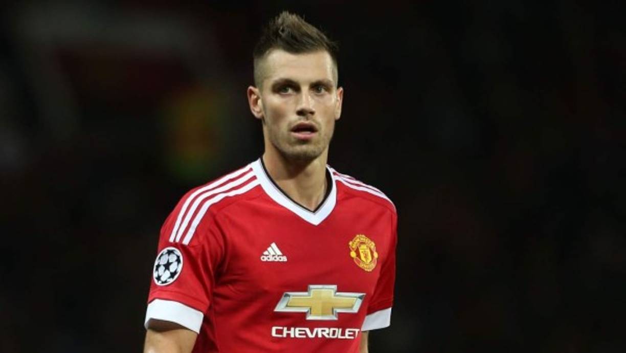 El futuro de Morgan Schneiderlin, centrocampista francés del Manchester United,es uno de los temas candentes en la Premier League, pero las últimas informaciones apuntan que la oferta del Everton, cifrada en 19 millones de libras, no ha sido aceptada por el club de Old Trafford. [VER MÁS]