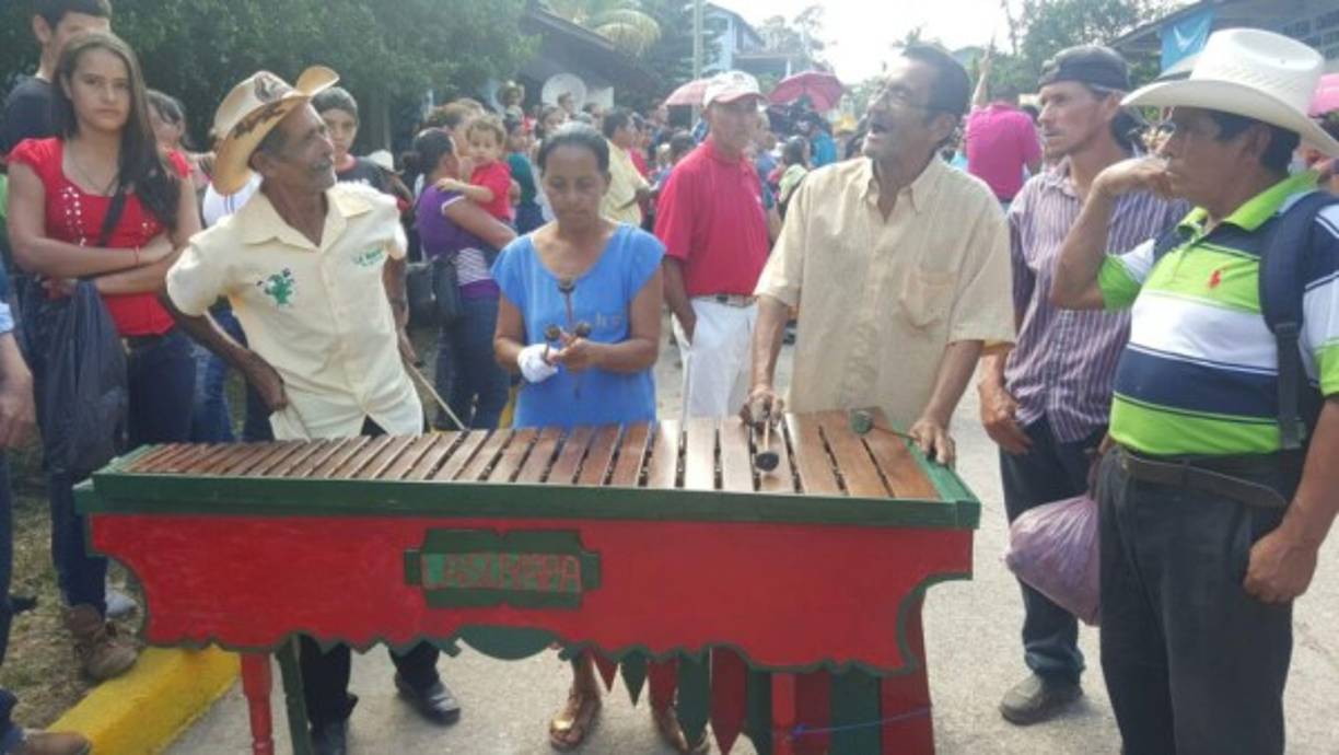 El Cristo Negro y la virgen recorren a pie desde el municipio de Ilama hasta llegar a Gualala donde son esperados por muchos fieles con música de marimba y de banda.<br/><br/>El municipio de Ilama comenzó este miércoles su feria patronal con el reconocido evento Guancasco que se celebra entre los pueblos de Gualala y Chinda.<br/>