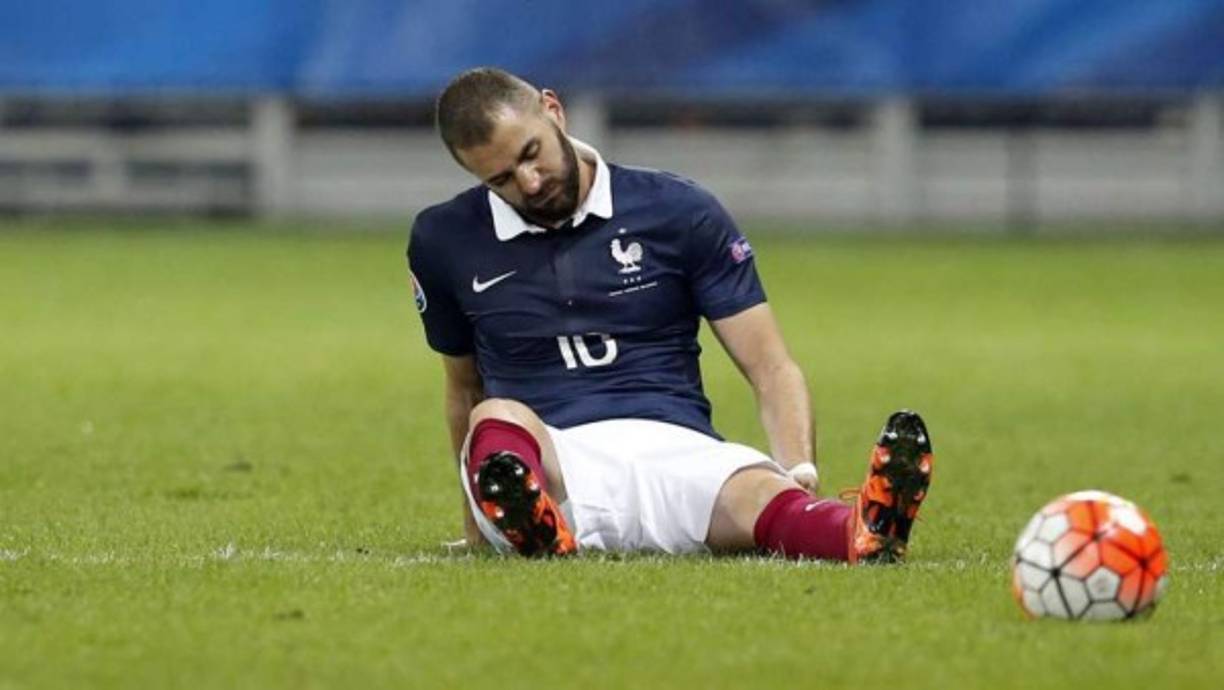 Karim Benzema (Francia). Le marcó dos goles a Armenia, pero todo terminó mal para él: un problema en el tendón del tobillo izquierdo lo dejará de baja por tres semanas.