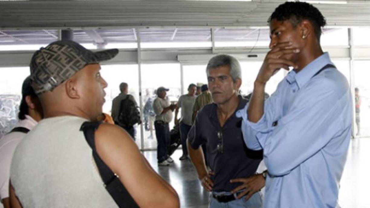 Amador fue agente del delantero hondureño Carlo Costly por varios años.