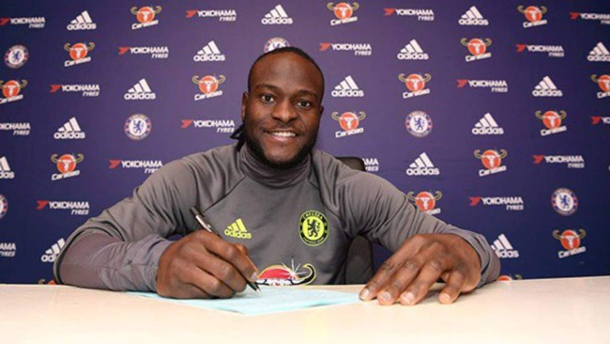 El delantero nigeriano Victor Moses ha decidido renovar con el Chelsea hasta el 2021.