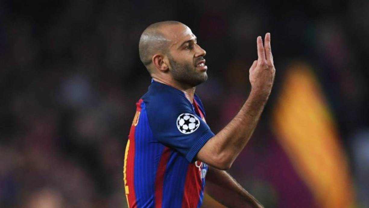 Javier Mascherano, 32 años, es otro de los que está siendo muy criticado por los aficionados y medios en Barcelona. No es el mismo de otras temporadas y su salida ya se maneja en las oficinas azulgranas.