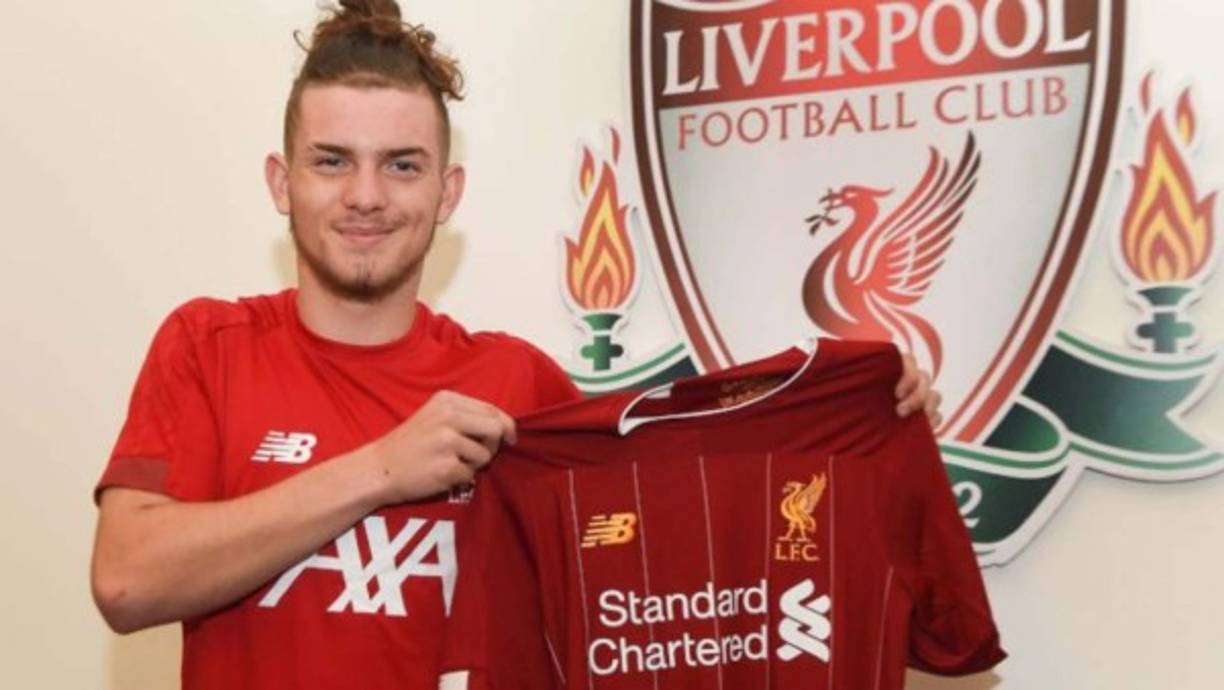 El Liverpool ha hecho oficial en su cuenta de Twitter el fichaje de Harvey Elliott, llega procedente del Fulham.