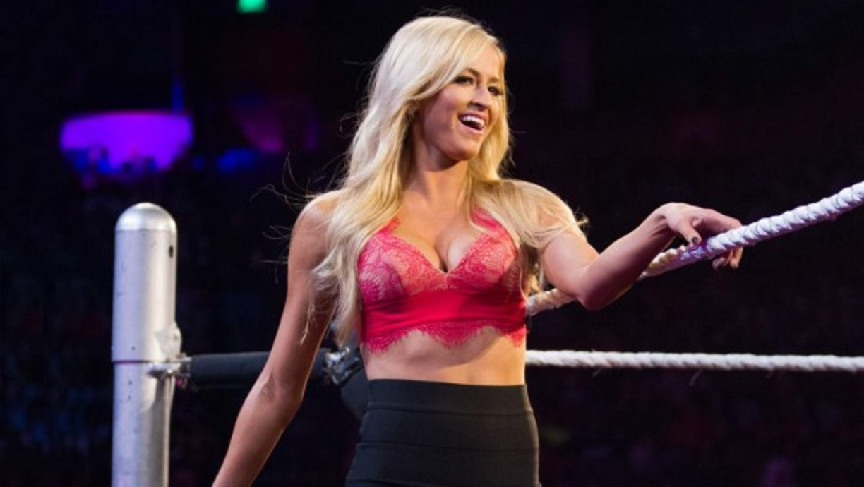 Danielle Moinet, conocida en el deporte como Summer Rae es otra las luchadoras que ha sufrido de los hackers.