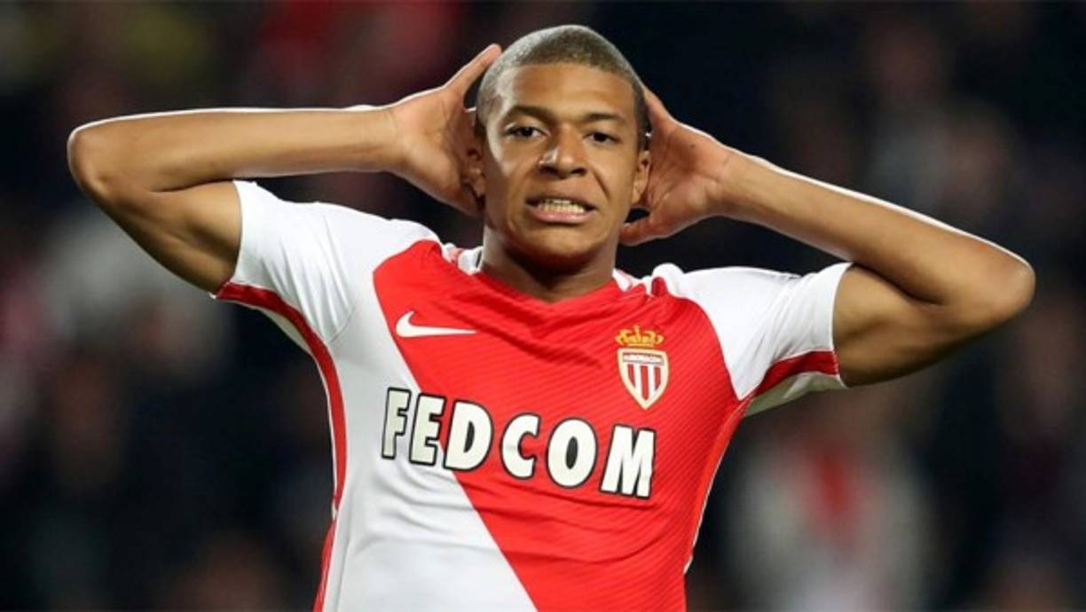 El Mónaco ya ha recibido, por escrito, la primera oferta en firme por Kylian Mbappé. Ha llegado procedente del Liverpool y la cantidad ofrecida es de 75 millones de euros. Pero el club, reciente campeón de la Liga francesa, la ha rechazado.