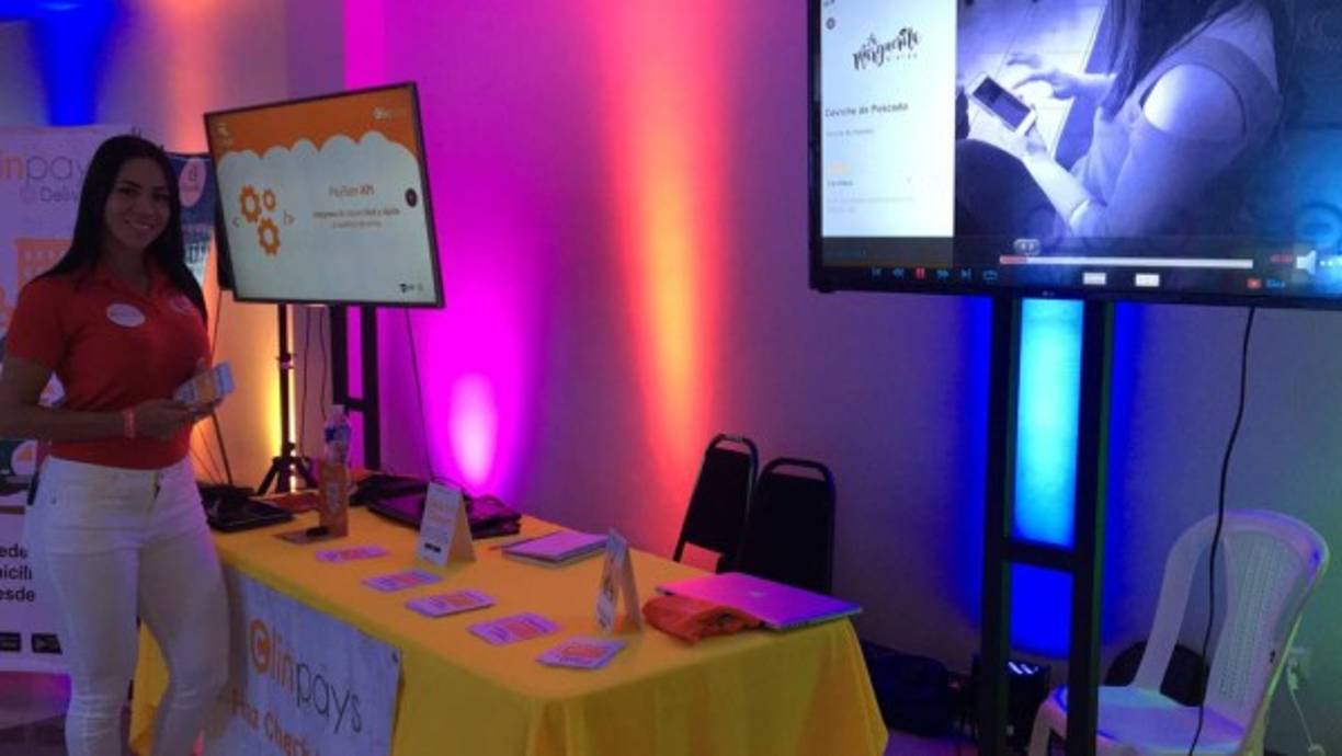 ClinPays es una aplicación móvil que regala dinero por visitar sus lugares de preferencia; a través de ella se puede ordenar comida a domicilio e incluso pagar con tarjetas de crédito de manera segura con esta herramienta.