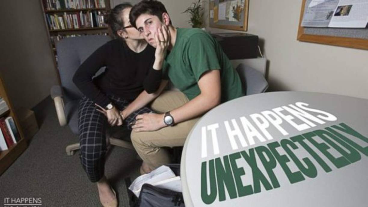 Ocurre de repente: La artista bielorrusa buscó hacer enfásis en que también los hombres pueden ser víctimas de violaciones.