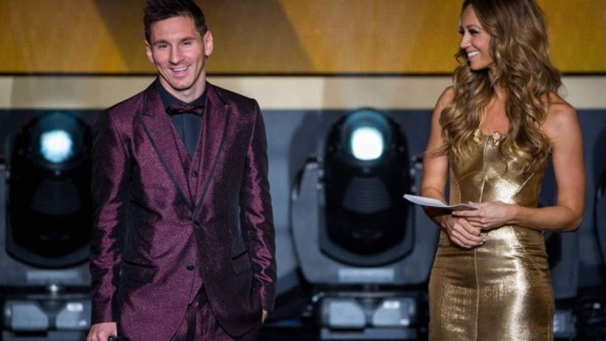 Kate Abdo junto a Lionel Messi en la Gala deL Balón de Oro de 2014.