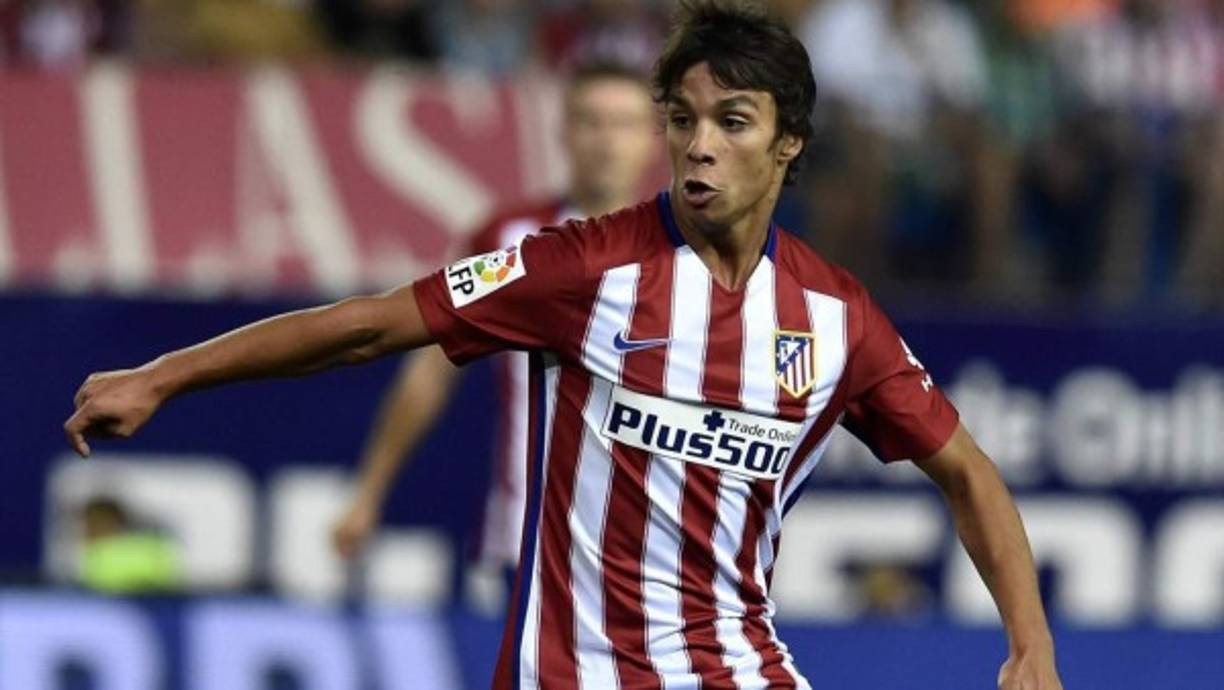 Óliver Torres, pendiente del Porto. El traspaso del mediapunta colchonero al Porto está prácticamente cerrado, pero no tendrá carácter oficial hasta saber la suerte de los portugueses en la previa de la Champions. Óliver firmará para las cuatro próximas temporadas, hasta 2020.