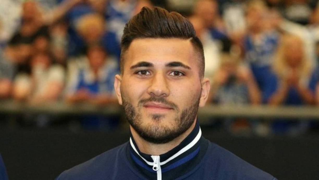 Sead Kolašinac: El defensor es nuevo jugador del Shalke04, llega procedente del Arsenal.