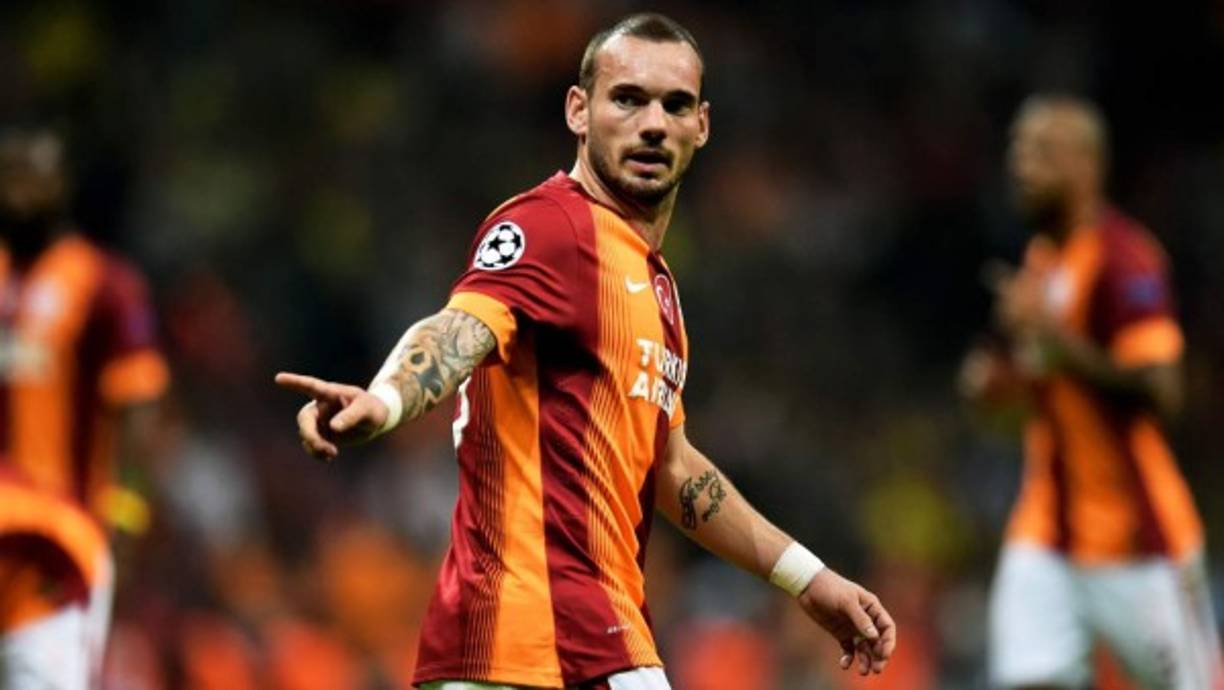 El Utrecht de Holanda va a por Wesley Sneijder. Según publica De Telegraaf, el excentrocampista del Real Madrid, que rescindió su contrato con el Galatasaray hace unas semanas, podría emprender una nueva aventura en Holanda.