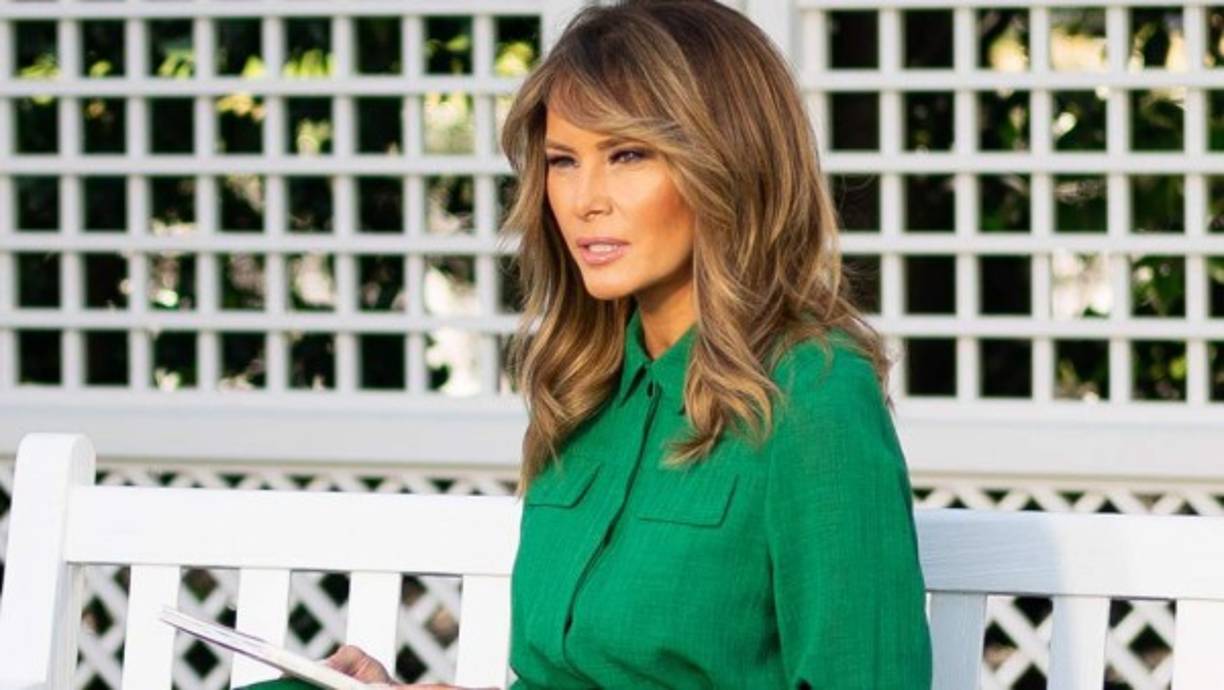 El domingo pasado Melania compartió una lectura virtual con los hijos de familias militares tras verse obligada a suspender el evento anual de la pascua en la Casa Blanca por la pandemia de coronavirus.