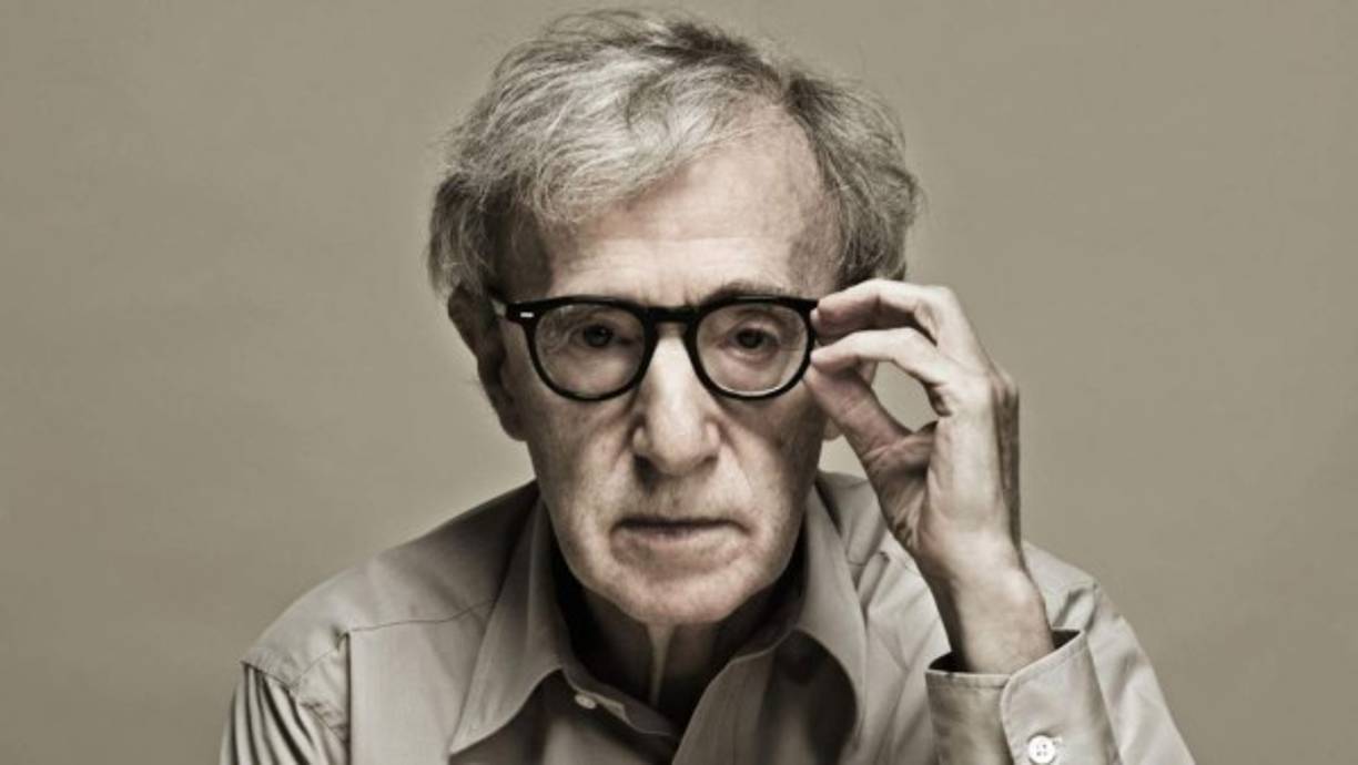 Woody Allen. Su hija, Mia Farrow acusó a su padre de haber abusado de ella sexualmente cuando era una niña de 7 años.
